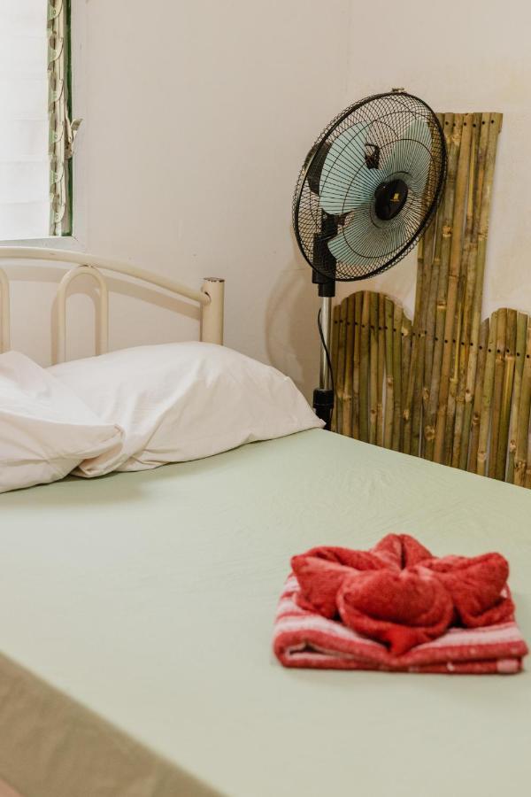 Puerto Galera Hostel מראה חיצוני תמונה
