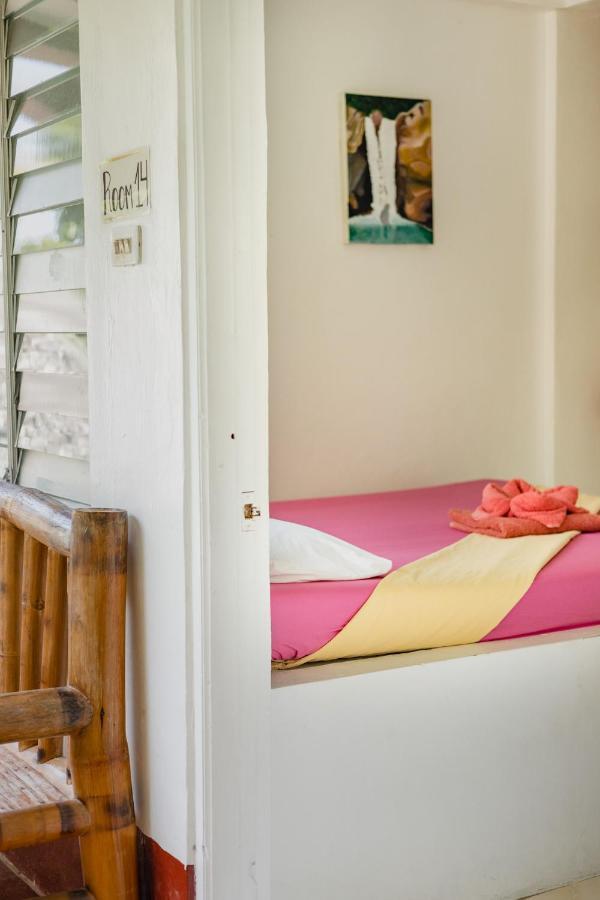 Puerto Galera Hostel מראה חיצוני תמונה